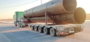 Транспортировка длинных труб на трейлере: Эффективные и надежные решения
